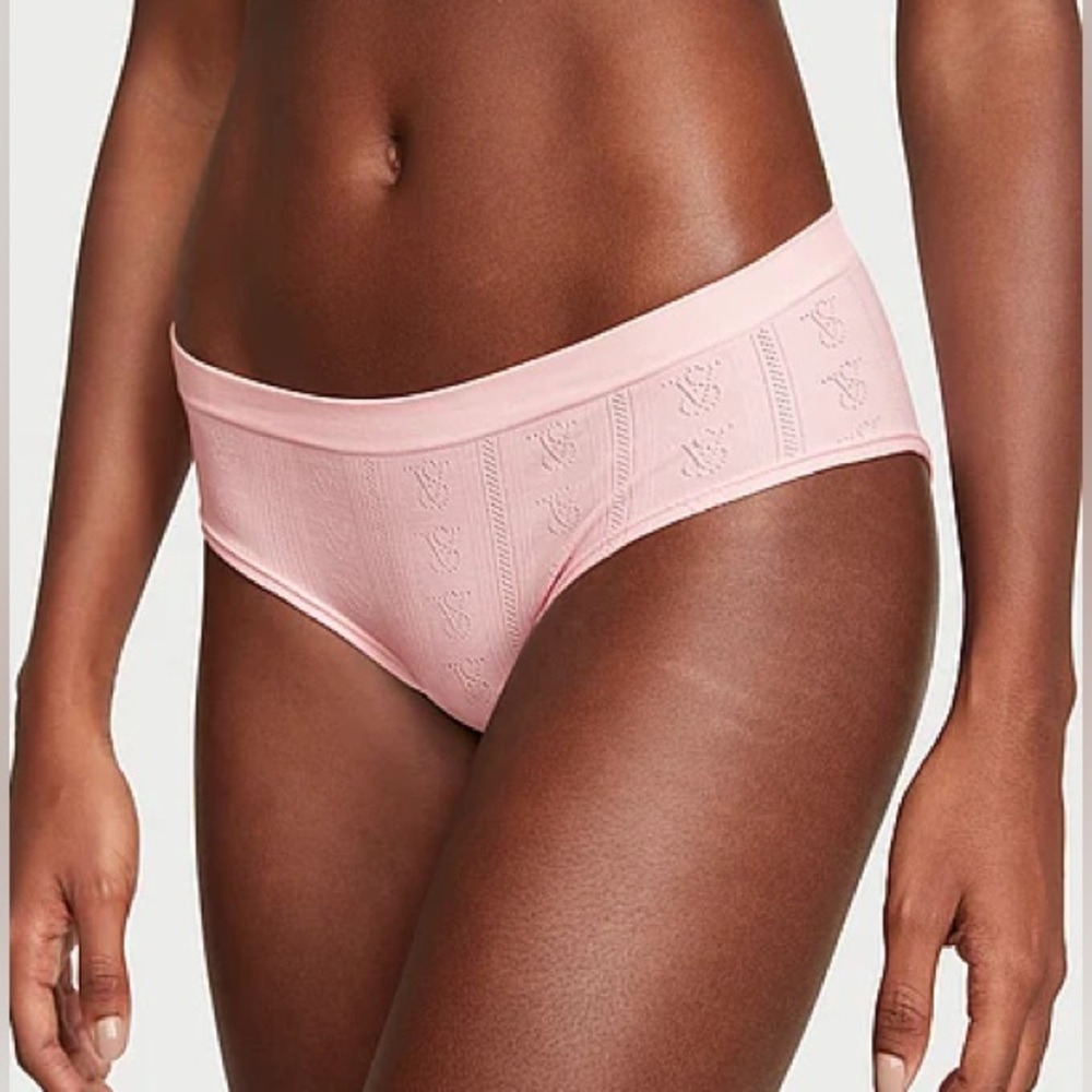 NWT Victoria’s Secret Seamless Pointelle Hiphugger panties.